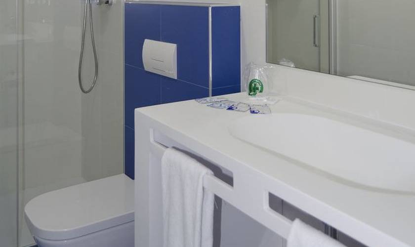 Quadruple room ALEGRIA Sun Village Lloret de mar Quadruple room ALEGRIA Sun Village Lloret de mar