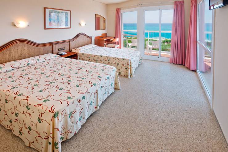 Family room (4+0) Hotel Cartago Nova by Alegria Malgrat de Mar