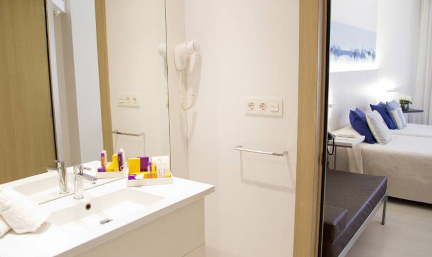 North view triple rooms ALEGRIA Mar Mediterrania Santa Susanna North view triple rooms ALEGRIA Mar Mediterrania Santa Susanna