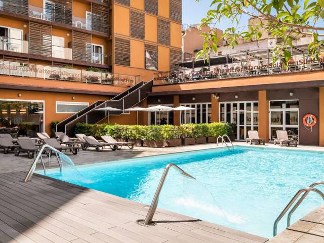 Outdoor swimming pool ALEGRIA Plaza Paris Lloret de mar Outdoor swimming pool ALEGRIA Plaza Paris Lloret de mar