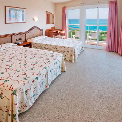 Bedroom Hotel Cartago Nova by Alegria Malgrat de Mar