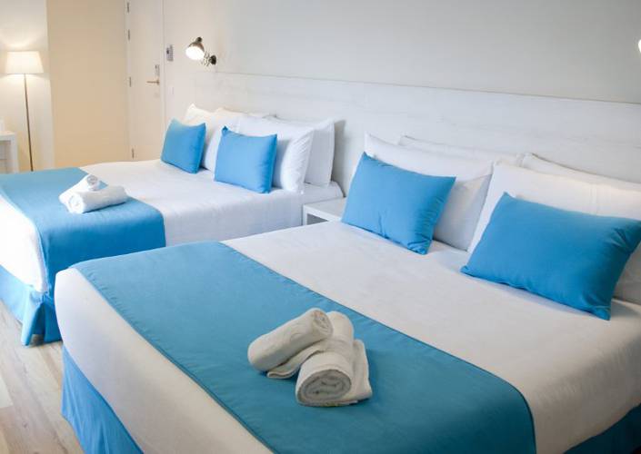 Standard pool / sea view quadruple rooms alegria maripins malgrat de mar Standard pool / sea view quadruple rooms alegria maripins malgrat de mar