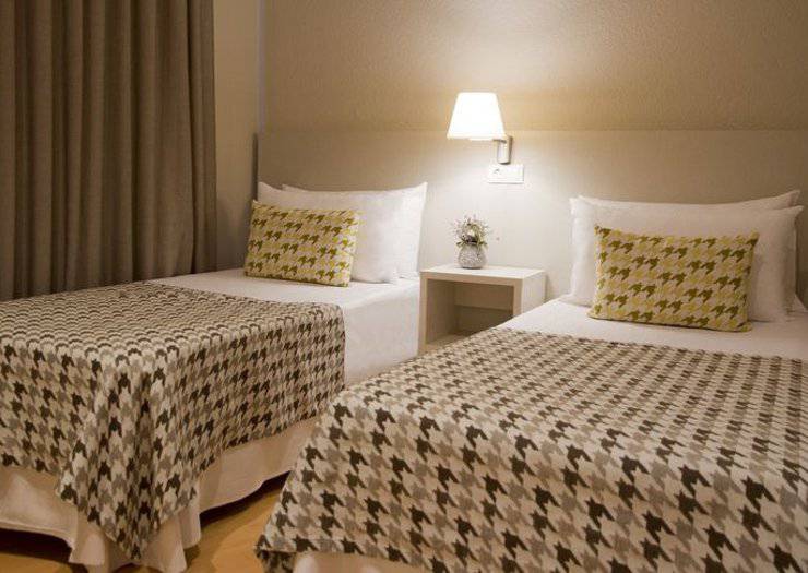 Family rooms ALEGRIA Plaza Paris Lloret de mar Family rooms ALEGRIA Plaza Paris Lloret de mar