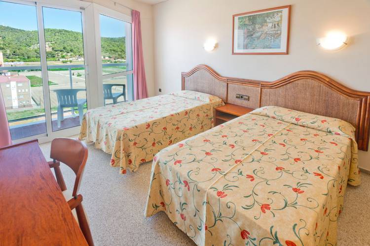 Double room Hotel Cartago Nova by Alegria Malgrat de Mar Double room Hotel Cartago Nova by Alegria Malgrat de Mar