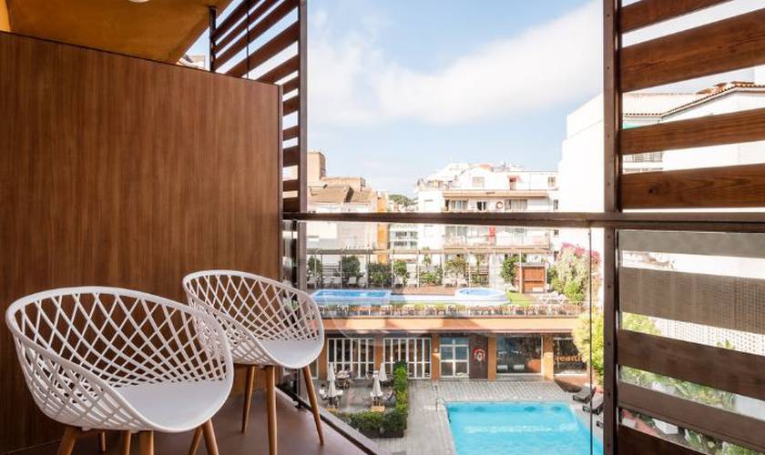 Pool view ALEGRIA Plaza Paris Lloret de mar Pool view ALEGRIA Plaza Paris Lloret de mar