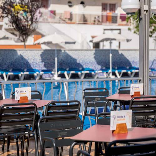 Terraza Hotel Cartago Nova by Alegria Malgrat de Mar