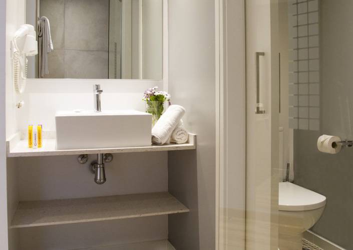 Standard triple rooms alegria maripins malgrat de mar Standard triple rooms alegria maripins malgrat de mar