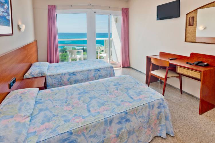 Double room Hotel Cartago Nova by Alegria Malgrat de Mar Double room Hotel Cartago Nova by Alegria Malgrat de Mar