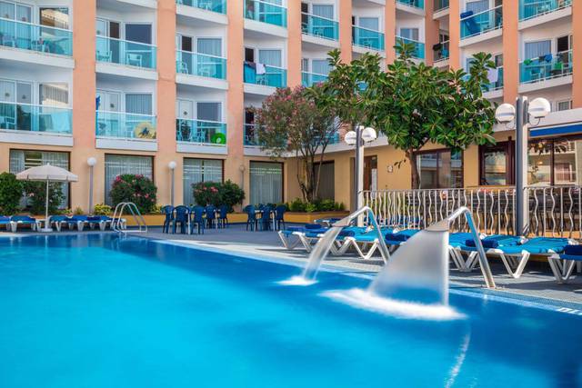 Piscina Hotel Cartago Nova by Alegria Malgrat de Mar Piscina Hotel Cartago Nova by Alegria Malgrat de Mar