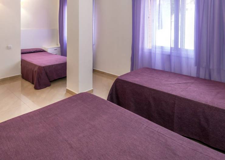 Habitación cuádruple Hotel Moremar by ALEGRIA Lloret de mar Habitación cuádruple Hotel Moremar by ALEGRIA Lloret de mar