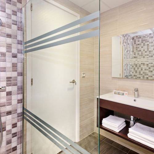 Baño Hotel Cartago Nova by Alegria Malgrat de Mar