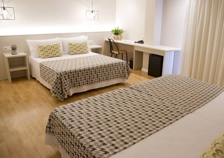 Family rooms ALEGRIA Plaza Paris Lloret de mar Family rooms ALEGRIA Plaza Paris Lloret de mar