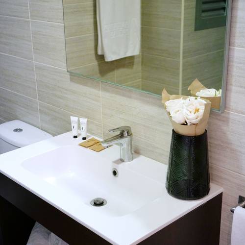 Baño Hotel Cartago Nova by Alegria Malgrat de Mar
