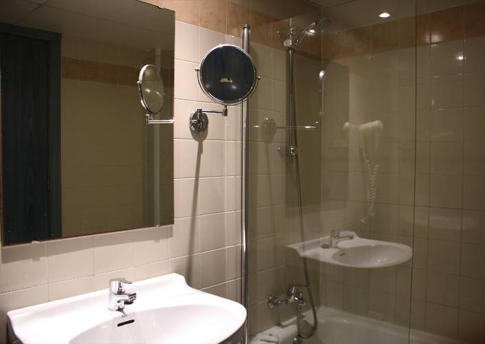 Triple room alegria fenals mar lloret de mar Triple room alegria fenals mar lloret de mar