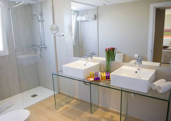 Superior rooms ALEGRIA Plaza Paris Lloret de mar Superior rooms ALEGRIA Plaza Paris Lloret de mar