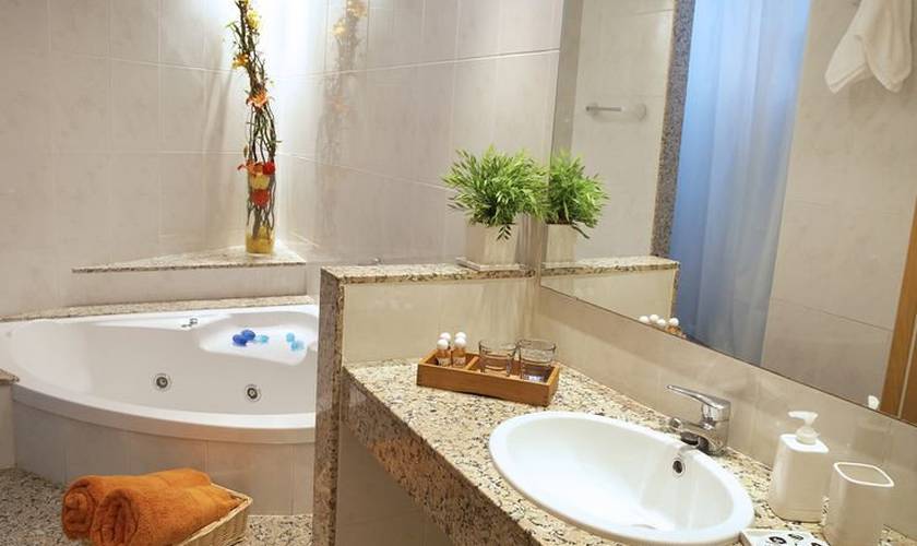 Junior suite ALEGRIA Plaza Paris Lloret de mar Junior suite ALEGRIA Plaza Paris Lloret de mar