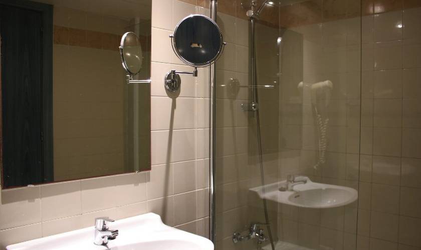 Triple room ALEGRIA Fenals Mar Lloret de mar Triple room ALEGRIA Fenals Mar Lloret de mar