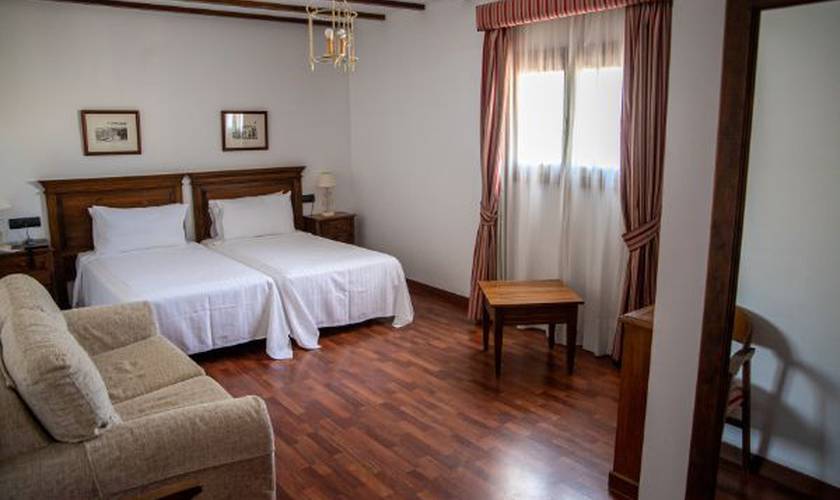 Quadruple room (2+2) ALEGRIA Bodega Real El Puerto de Santa Maria Quadruple room (2+2) ALEGRIA Bodega Real El Puerto de Santa Maria