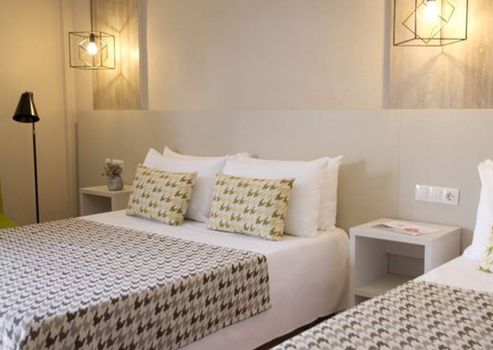 Triple rooms ALEGRIA Plaza Paris Lloret de mar Triple rooms ALEGRIA Plaza Paris Lloret de mar