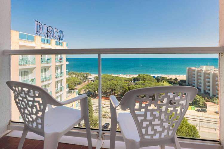 Family room (3+1) Hotel Cartago Nova by Alegria Malgrat de Mar Family room (3+1) Hotel Cartago Nova by Alegria Malgrat de Mar