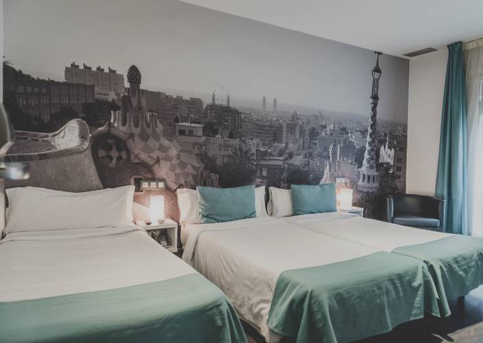 Habitación doble con cama supletoria Hotel Curious by ALEGRIA Barcelona Habitación doble con cama supletoria Hotel Curious by ALEGRIA Barcelona
