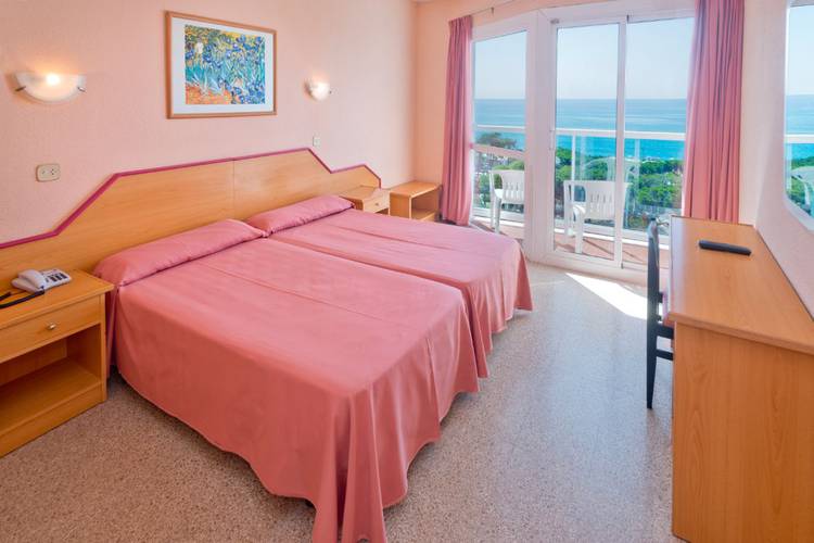 Triple room (3+0) Hotel Cartago Nova by Alegria Malgrat de Mar