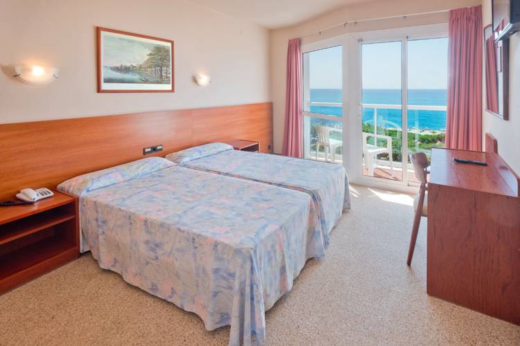 Double room Hotel Cartago Nova by Alegria Malgrat de Mar Double room Hotel Cartago Nova by Alegria Malgrat de Mar