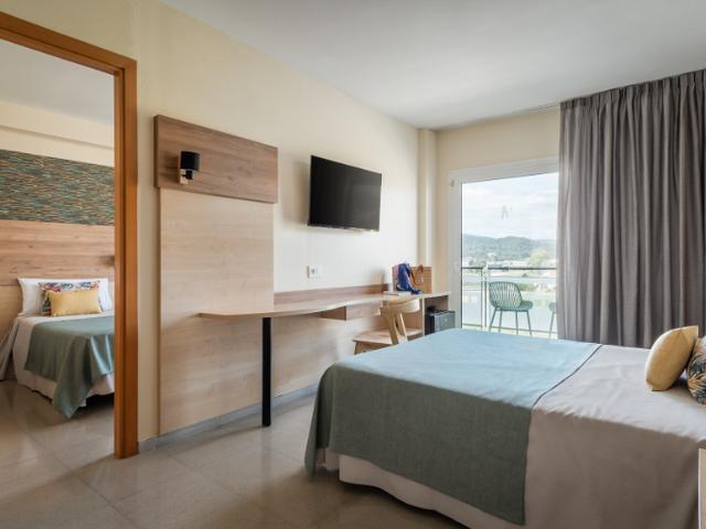 FAMILY ALEGRIA Caprici Verd Santa Susanna FAMILY ALEGRIA Caprici Verd Santa Susanna