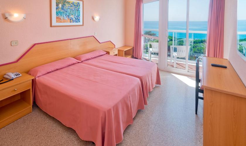 Triple Room (3+0) ALEGRIA Cartago Nova Malgrat de Mar Triple Room (3+0) ALEGRIA Cartago Nova Malgrat de Mar