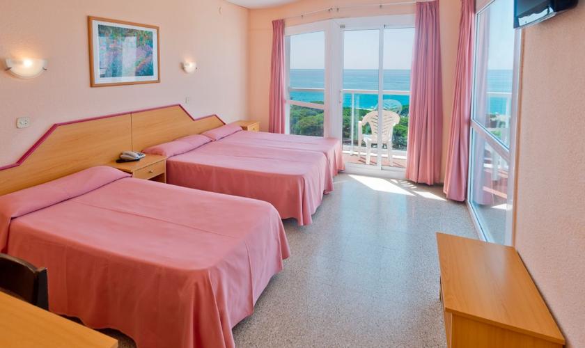 Triple Room (3+0) ALEGRIA Cartago Nova Malgrat de Mar Triple Room (3+0) ALEGRIA Cartago Nova Malgrat de Mar