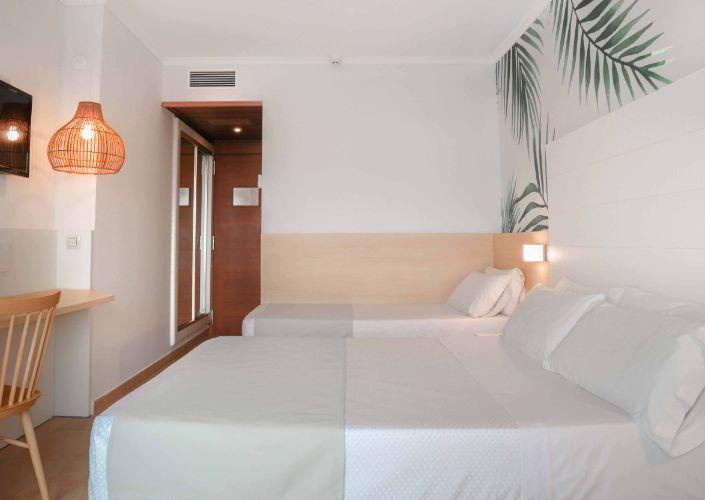 Triple ALEGRIA Florida Park Santa Susanna Triple ALEGRIA Florida Park Santa Susanna